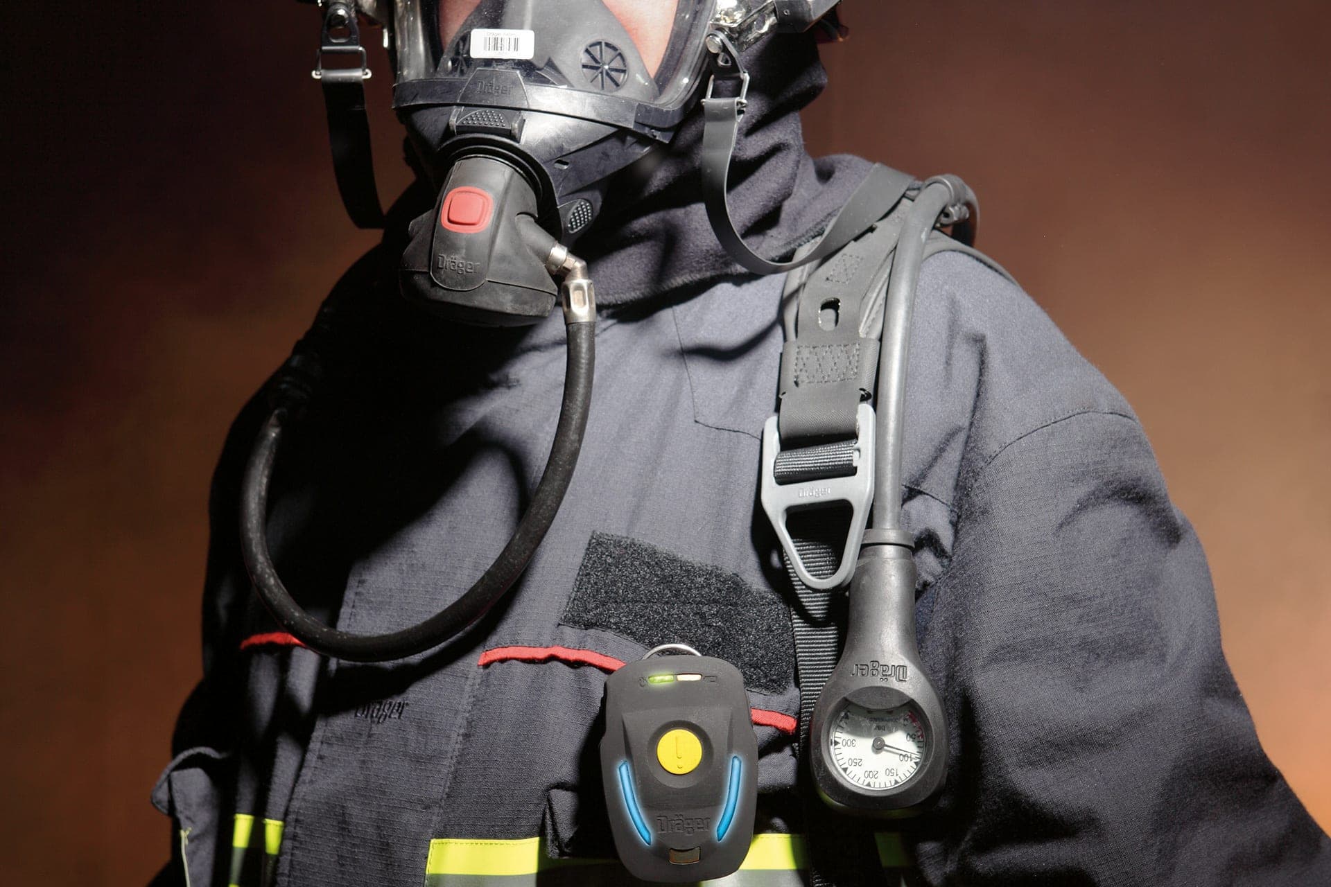 Dräger Bodyguard 1000 protects life by alerting the team when a wearer becomes motionless or distressed