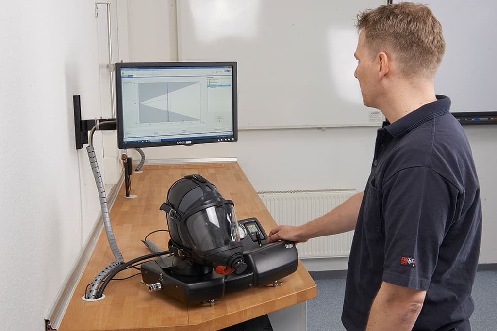 Mask in leak test on Dräger Testor 2500