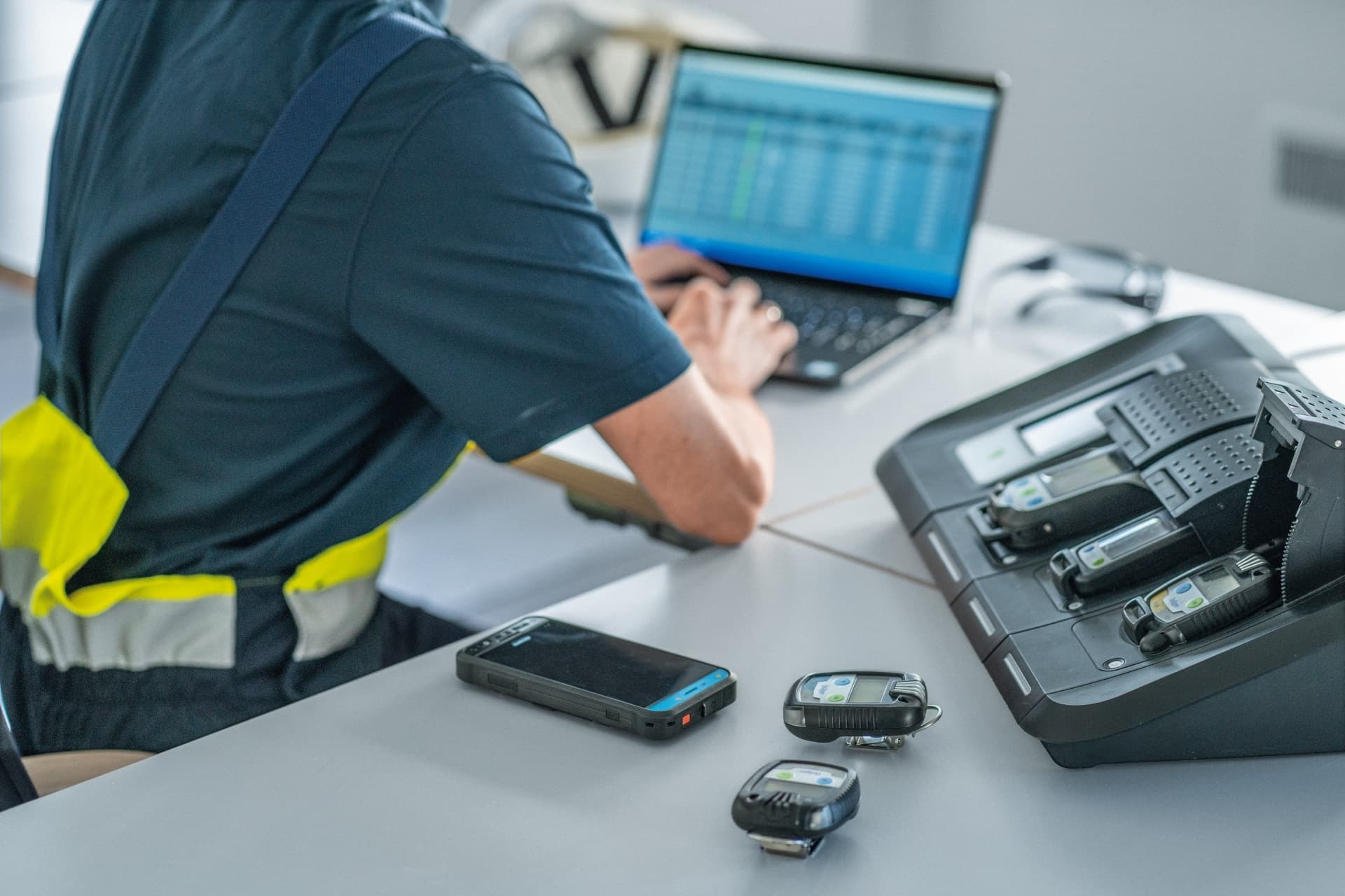 Asset Management: In the Dräger Gas Detection Connect web application, you can easily and quickly retrieve information from your connected X-dock stations. Events, certificates, test results and calibration information can be viewed and exported directly.