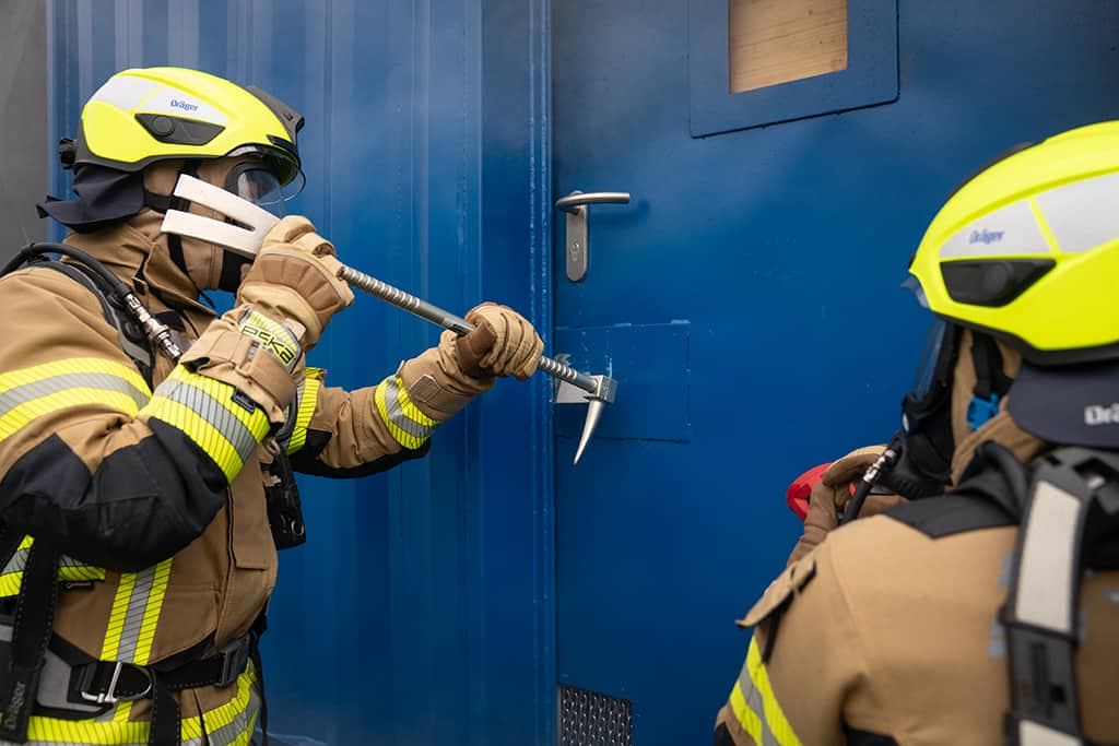 Entrance door prepared for repeatable break open training