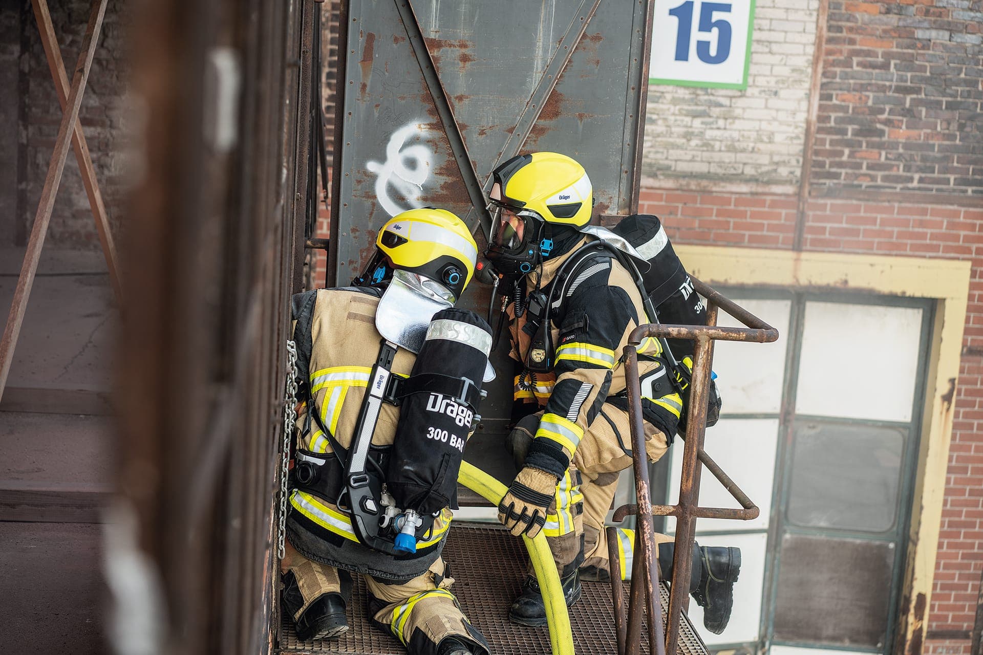 Lightweight fire and rescue helmet HPS SafeGuard