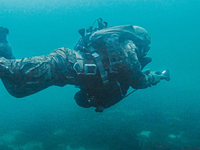 Dräger LAR 8000 Rebreather -