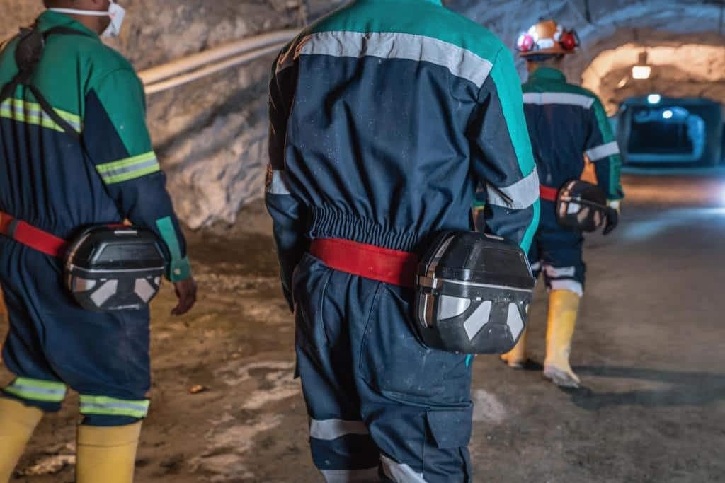 The Oxy SR can be used with different accessories, like abrasion protection, shoulder strap, hand strap or hip belt.