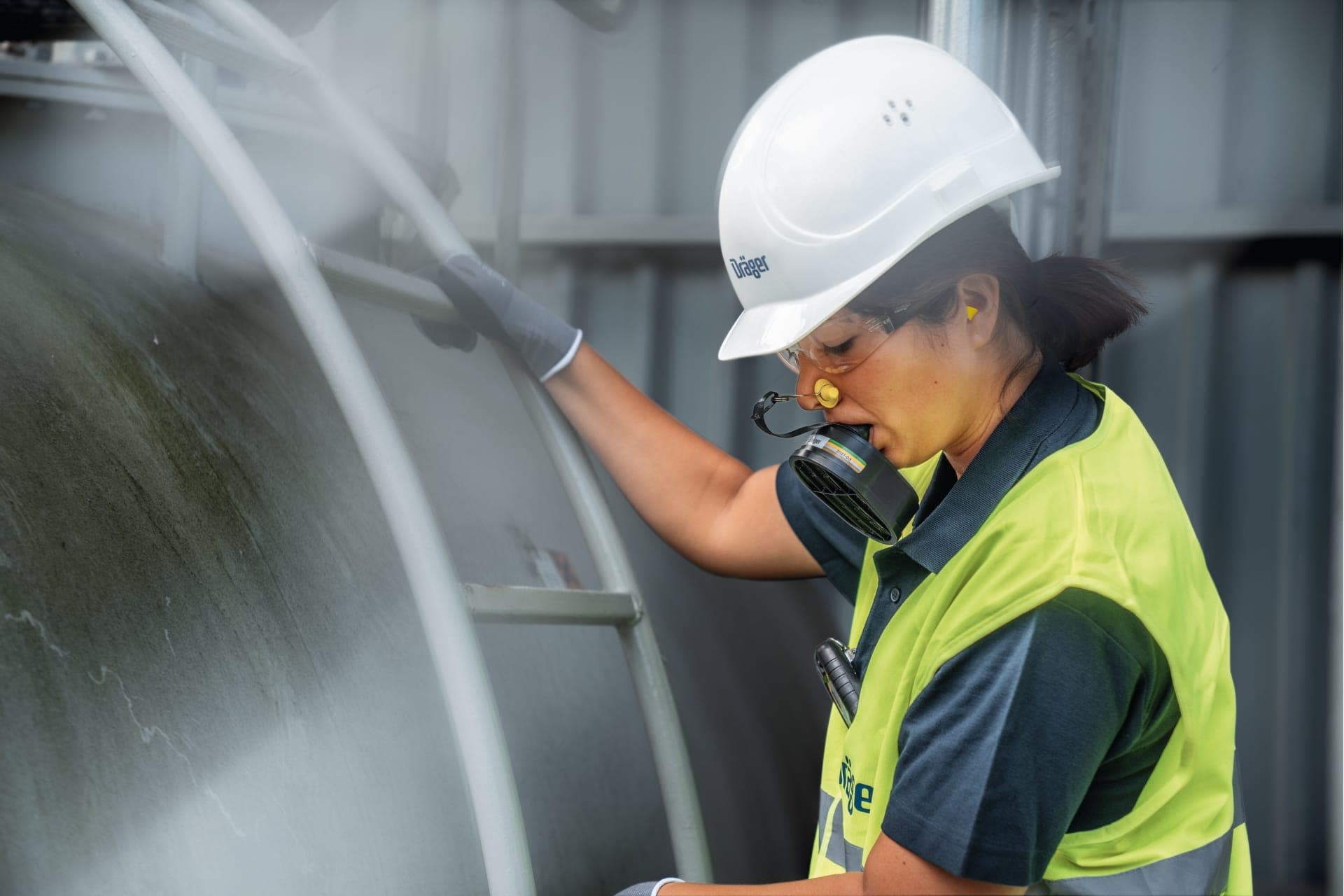 Mouthpiece is easily and quickly donned.