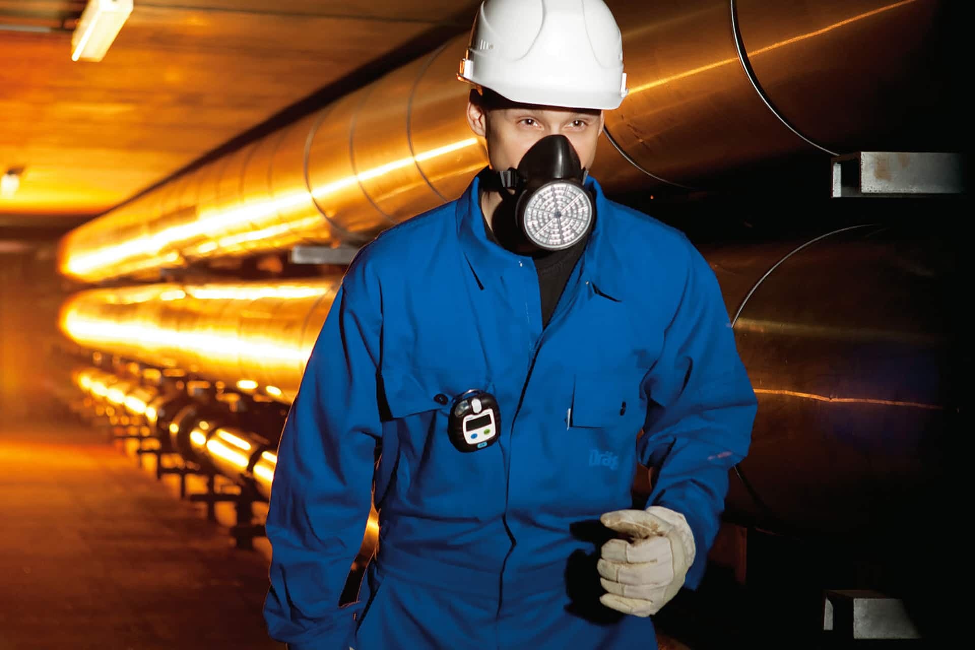The PARAT 3100 is a half mask escape device protecting you from a wide range of toxic industrial gases for at least 15 minutes.