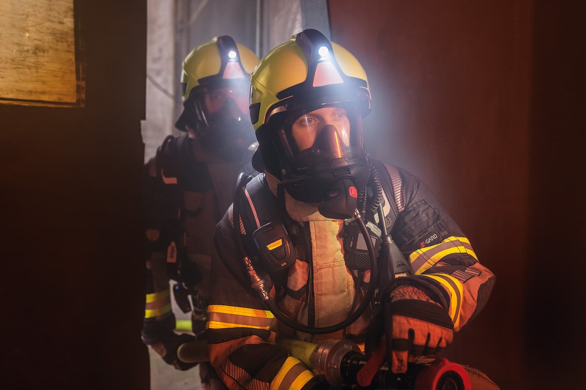 Firefighters with Dräger PSS AirBoss in firefight operations