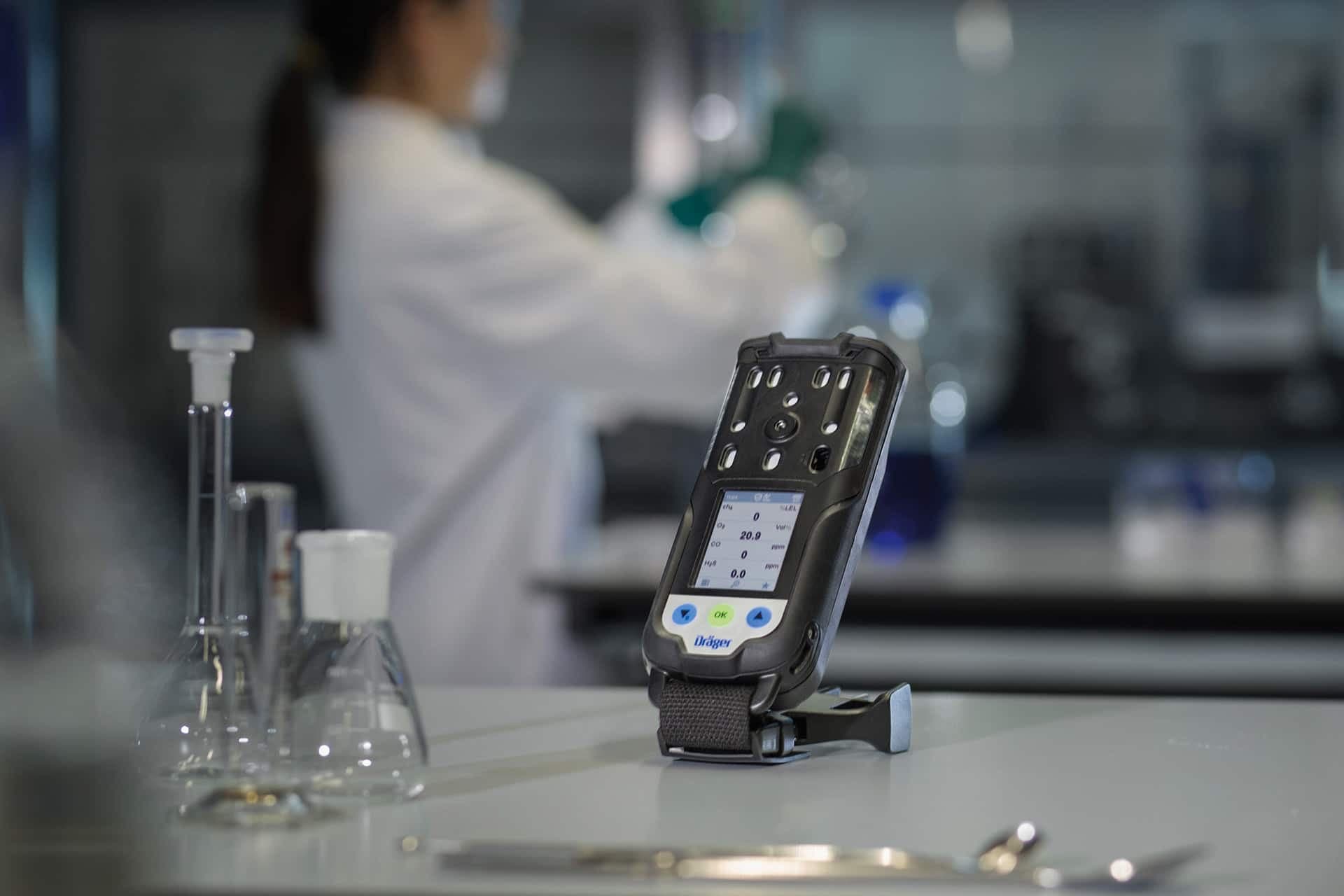 With a pedestal the 4 gas monitor can be used for area monitoring.