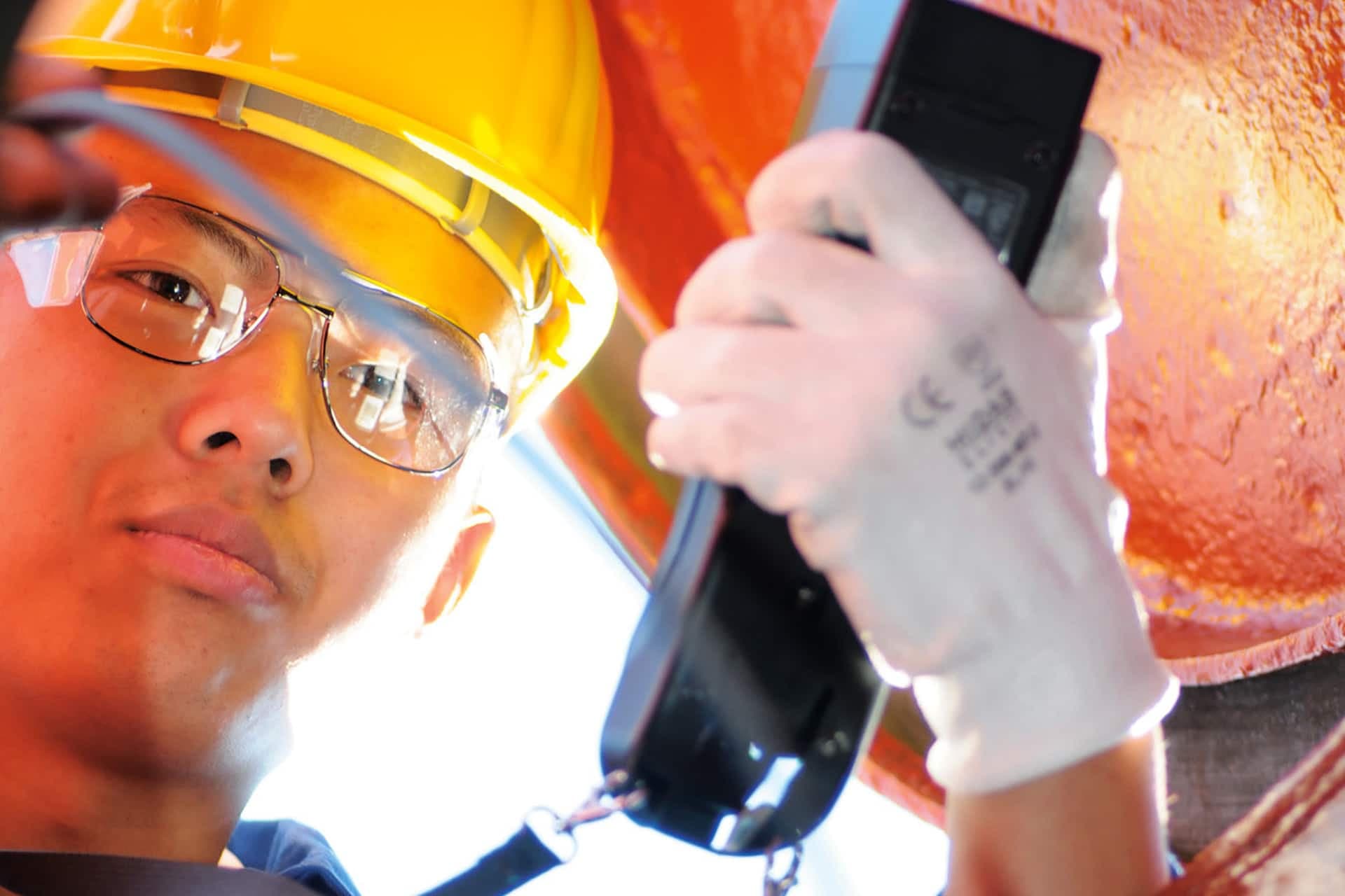 The X-am 5000 is a 5 gas monitor and is developed especially for personal monitoring applications.