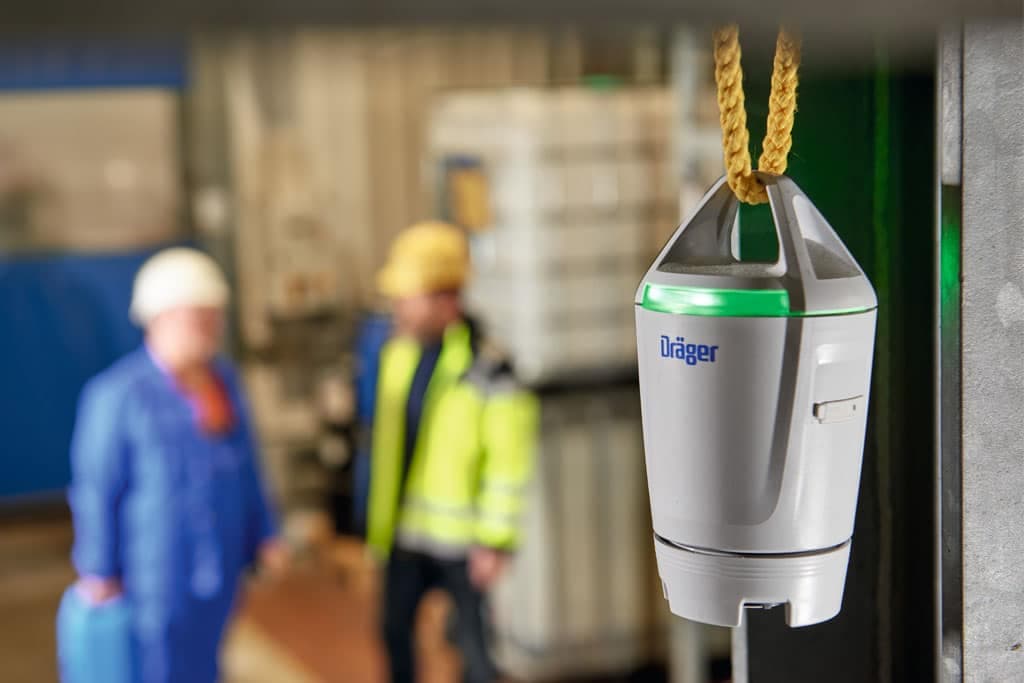 The X-node devices do not require a cable for data transfer or power supply. The rechargeable battery supplies the device with power for up to 12 months. This allows it to be positioned in a wide variety of locations. This applies to both indoor and outdoor areas.