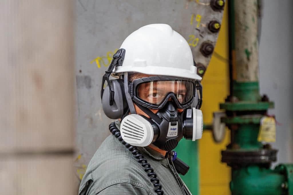 Equipped with a double lens made of acetate and polycarbonate, the X-pect 4800 / 4900 models offer ballistic protection.