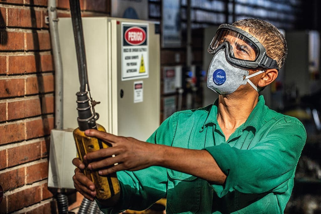 The FFP reliably protects you when exposed to harmful particles, e.g. during industrial applications.