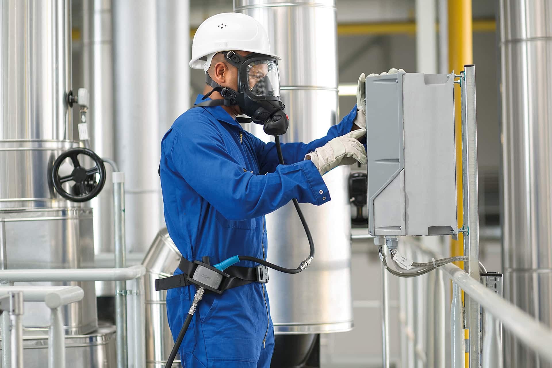 The Dräger PAS X-plore airline respirator is suitable for use with all Dräger lung demand valve facemask combinations.